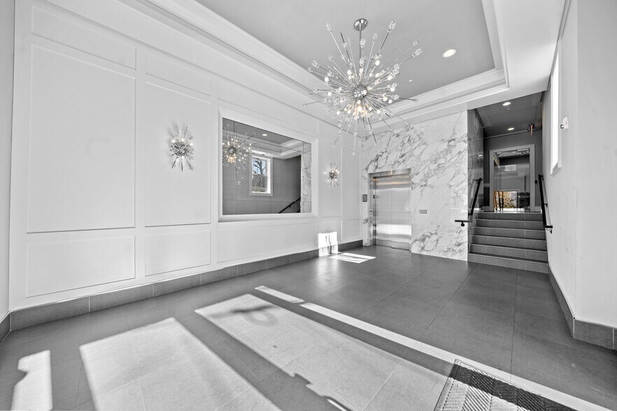 Building Photo - 313 Woodland Pl