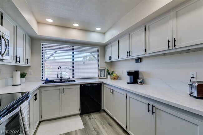Building Photo - 2587 Swan Ln