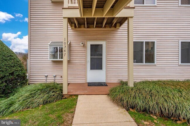 Building Photo - 10247 Redtail Ct