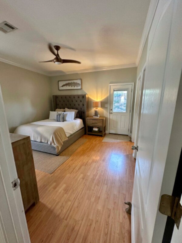 Building Photo - 902 N Davis Hwy