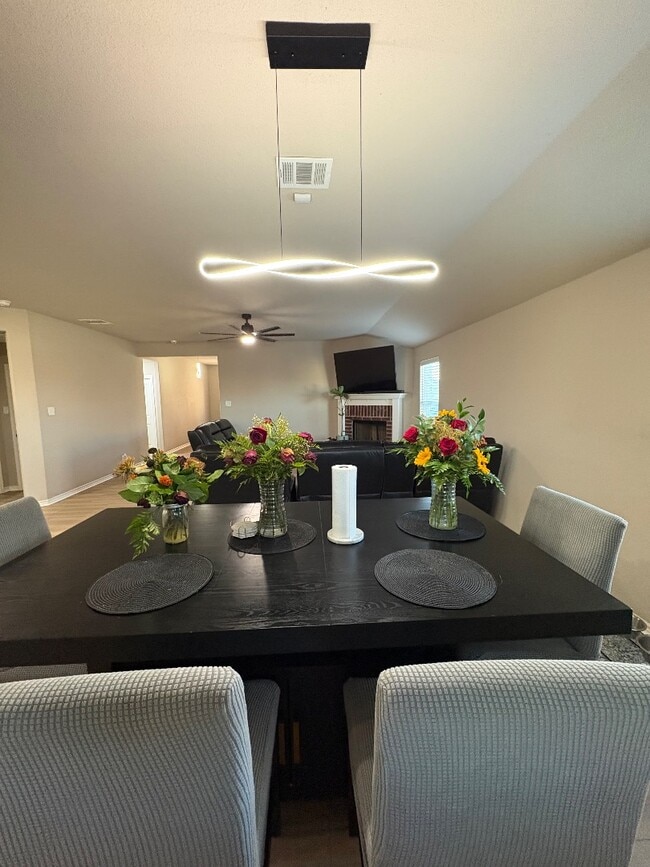 Building Photo - 6708 Oliver Loving Dr