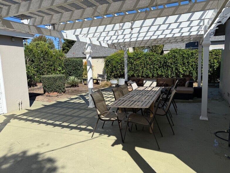 Backyard Patio - 1221 S Curson Ave