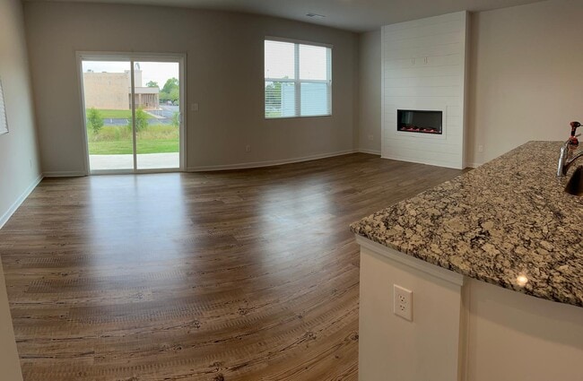 Building Photo - 108 Founders Dr