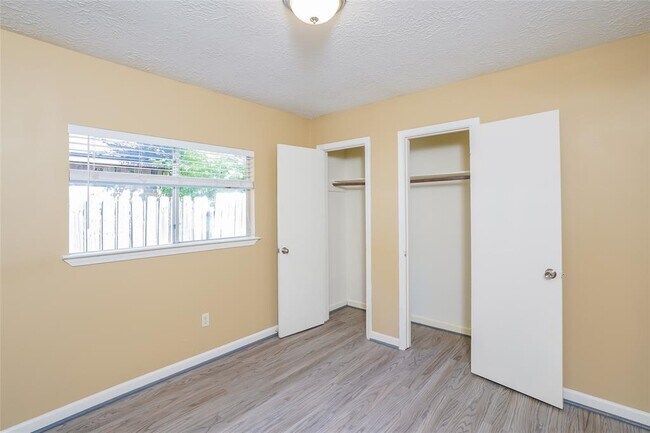 Building Photo - 20406 Oak Limb Ct