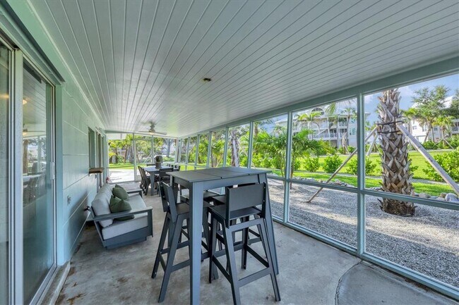 Building Photo - 550 Gaspar Dr