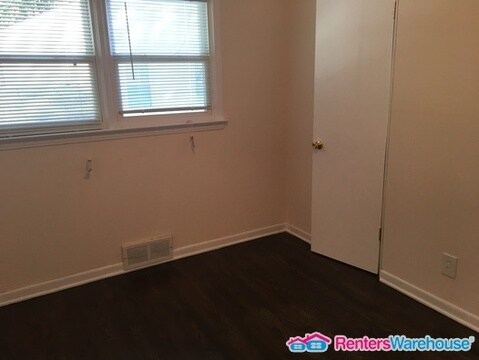 Building Photo - 110 La Sierra Dr