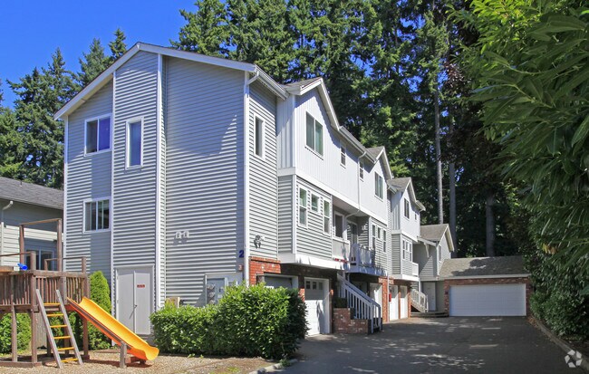 Building Photo - Fairway Townhomes