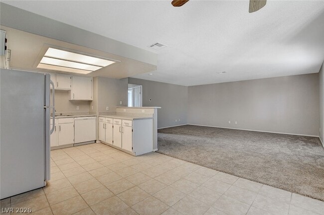 Building Photo - 2216 Benmore St