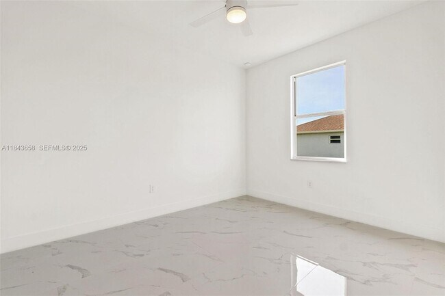 Building Photo - 2516 Park Rd