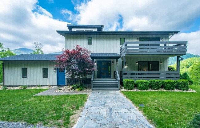 Building Photo - 201 Bluebird Ln
