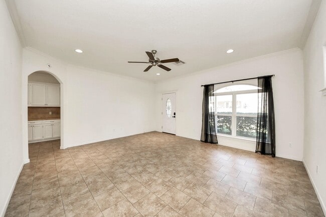 Building Photo - 228 Greenleaf St