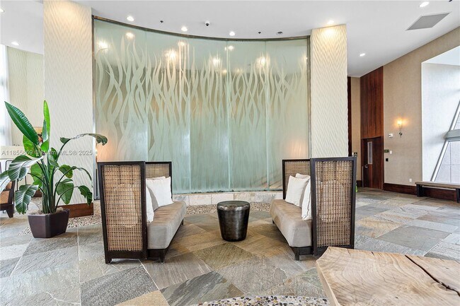 Building Photo - 2641 N Flamingo Rd
