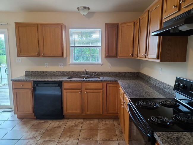 Building Photo - 3 Bedroom Townhome for Rent in Waynesboro
