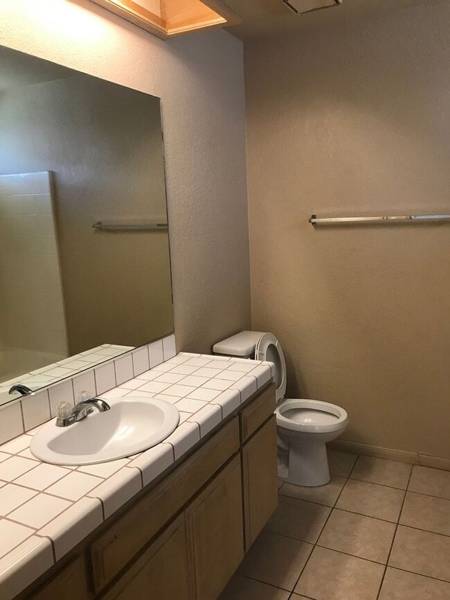 Building Photo - Spacious Home For RENT: 3 Bed / 2 Bath, Fenced in yard + 2 Car Garage!  MOVE IN READY!