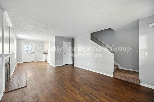 Building Photo - 1094 Farmlane Dr