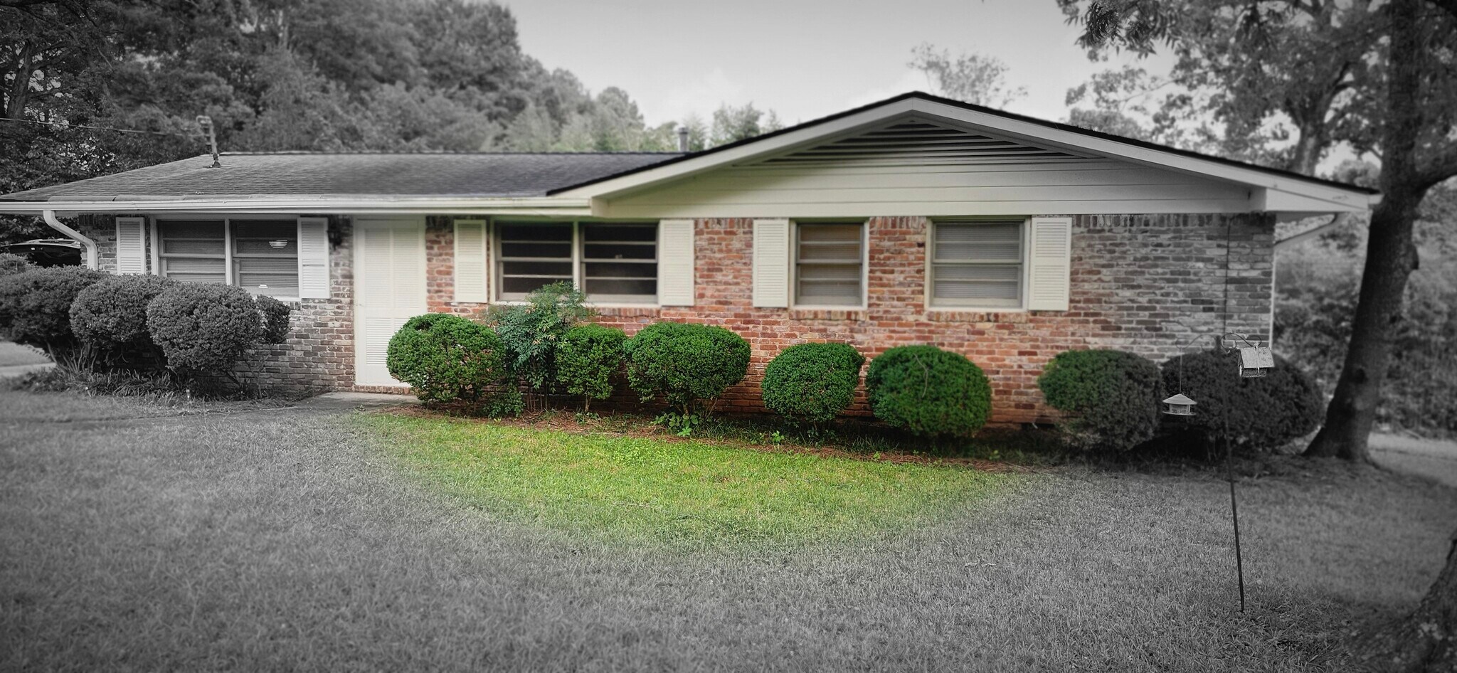 Building Photo - 2235 Dresden Dr