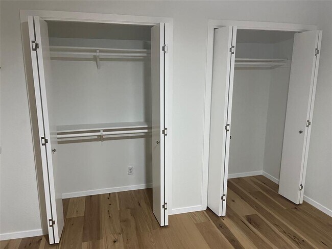 Building Photo - 5604 Woodrow Ave