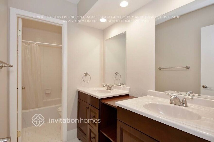 Building Photo - 14616 SW 95th Ln