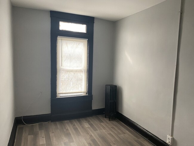 Building Photo - 906 N Rosedale St