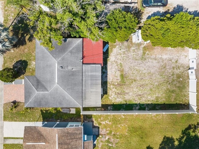 Building Photo - 4635 22nd Ave N