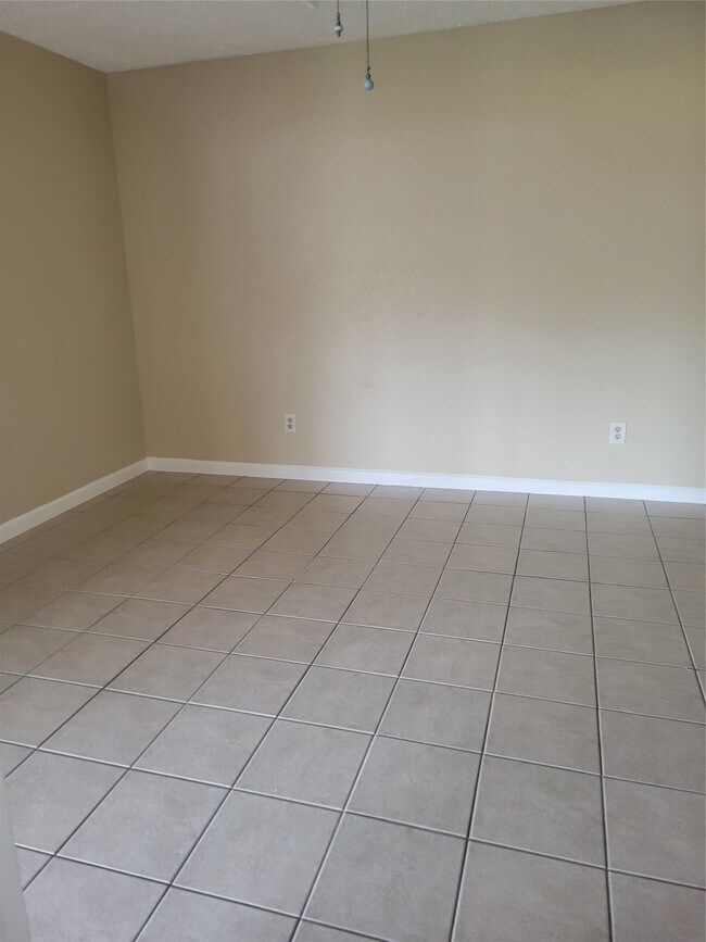 Building Photo - 19330 Cypress Bay Dr