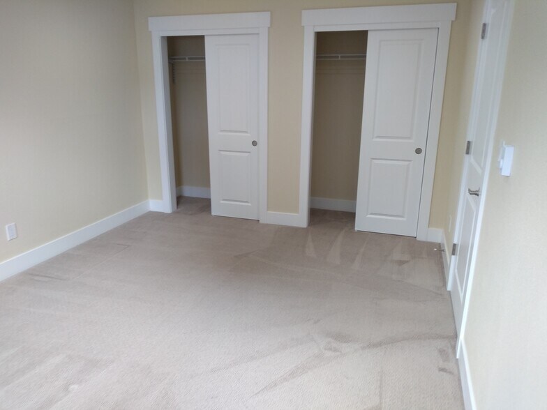 Building Photo - 9020 18th Ave SW