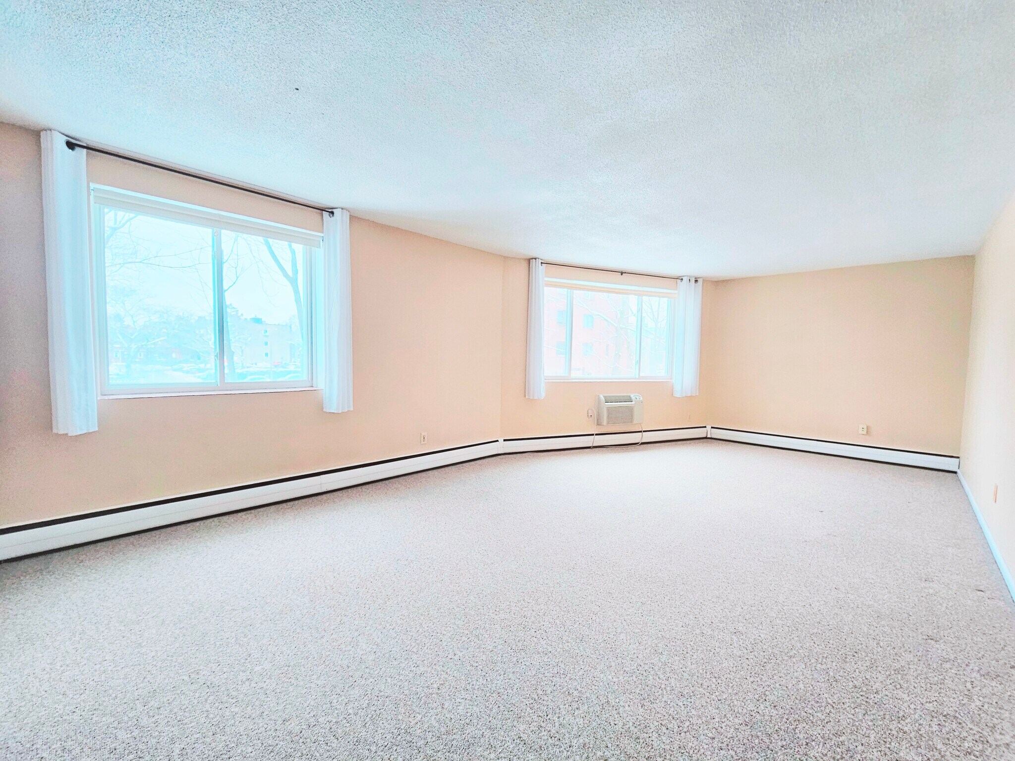 Building Photo - 50 Green St