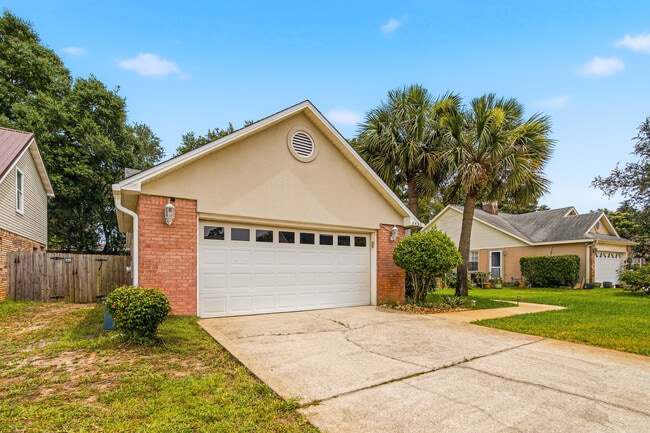 Building Photo - 855 Mande Ct