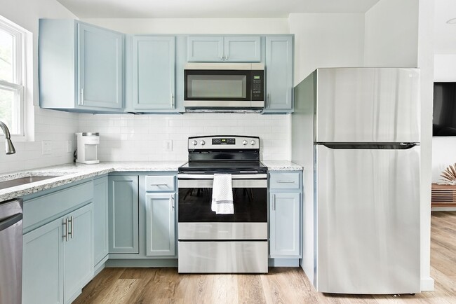 Building Photo - 2321 Muret St