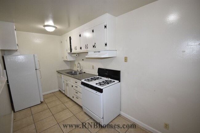 Building Photo - 7135 Cobalt Way