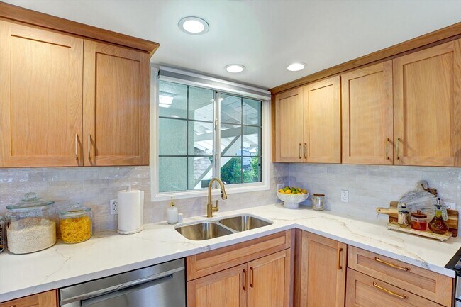 Building Photo - Spacious 4-Bedroom Whittier Home with Updated Kitchen