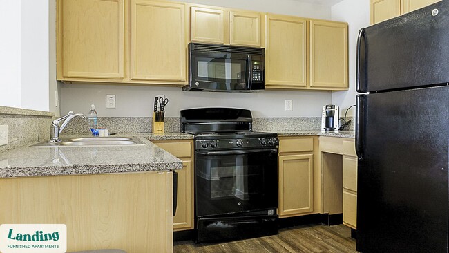 Building Photo - 335 W 9th St