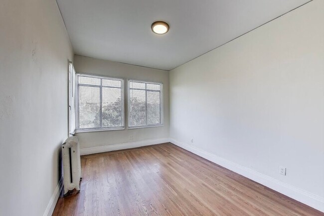 Building Photo - 465 Bellevue Ave