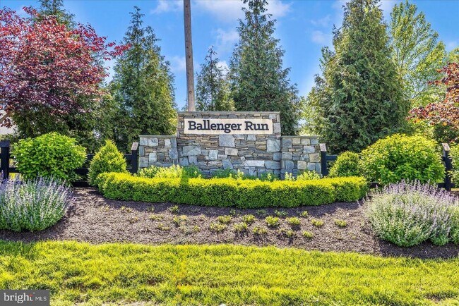 Building Photo - 5330 Witch Hazel Ln