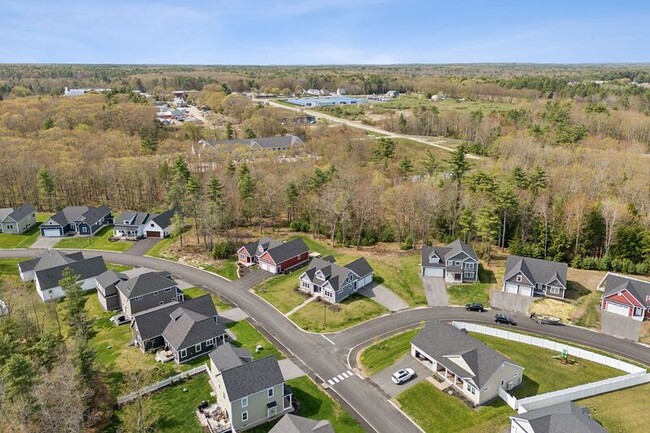 Building Photo - 2 Lodge Dr