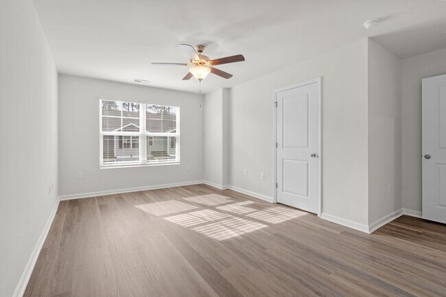 Building Photo - 539 Gemstone Blvd