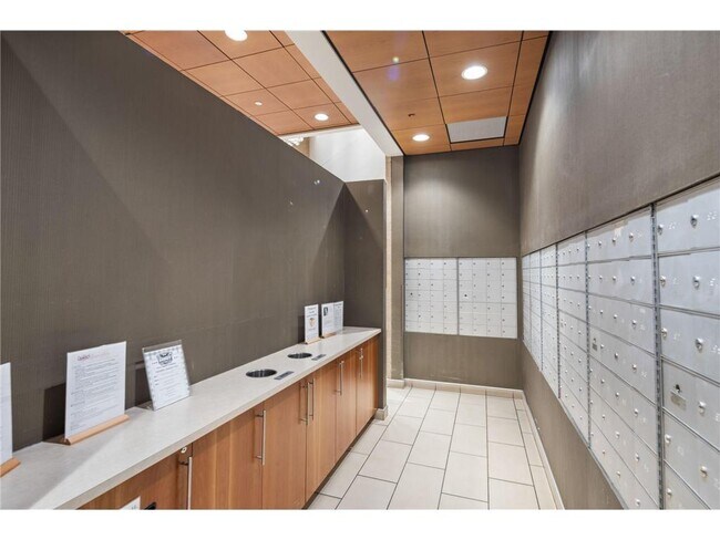 Building Photo - 121 Washington Ave S