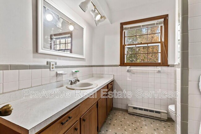 Building Photo - 442 New Jersey Ave