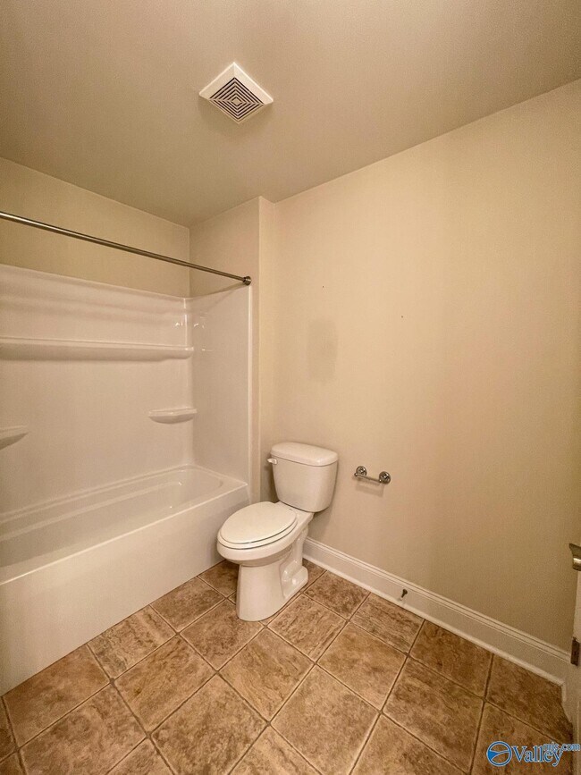 Building Photo - 57 NW Moore Farm Cir