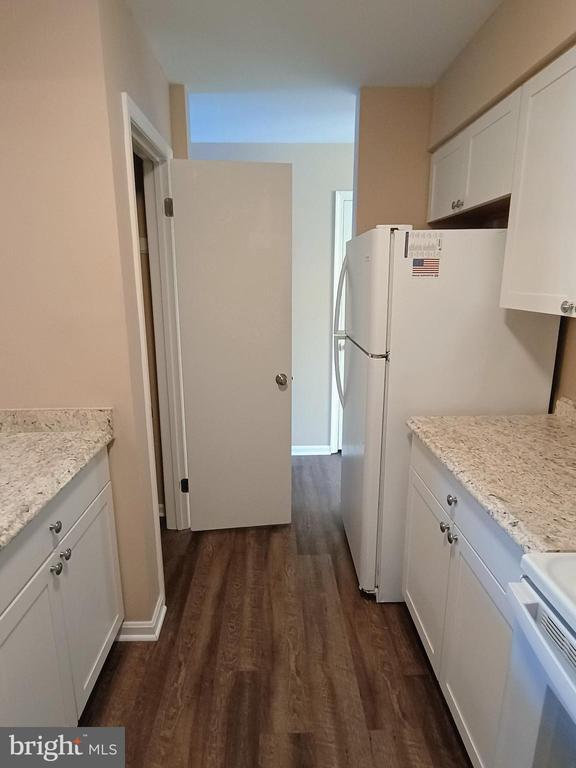 Building Photo - 337 Clay St