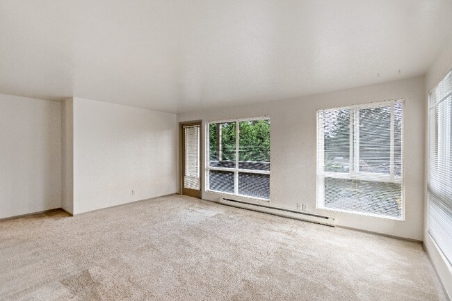 Building Photo - 12520 Roosevelt Way NE