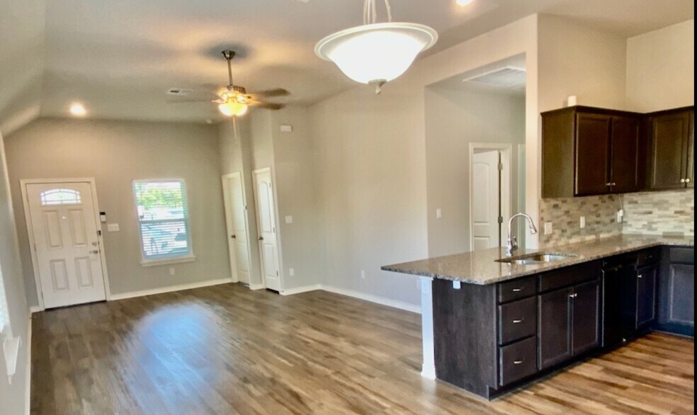 Living Area - 1512 Dansby St