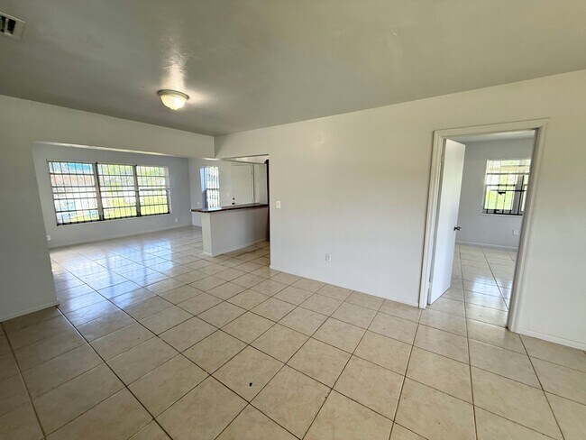 Building Photo - 15300 NW 32nd Pl
