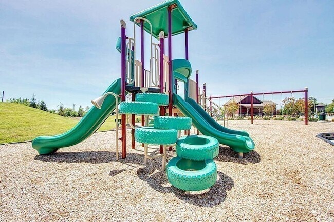 Building Photo - 4913 Mowbray Wy