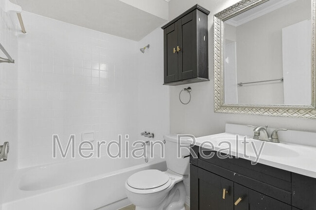 Building Photo - 205 Arbor Cir