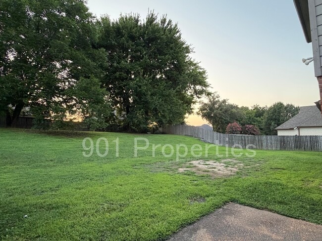 Building Photo - 3777 Pavilion Cir