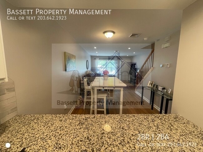 Building Photo - 40 Manorwood Dr