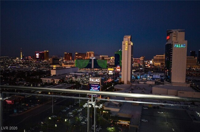 Building Photo - 4381 W Flamingo Rd