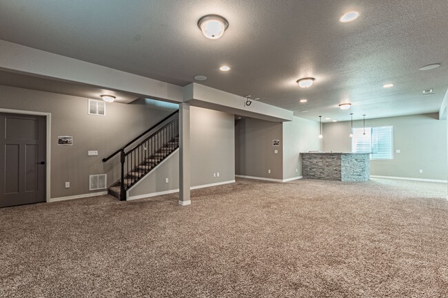 Building Photo - 9782 Emerald Vista Dr