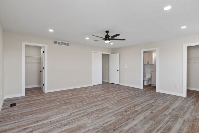 Building Photo - Beautifully Remodeled 3-Bedroom Townhome!